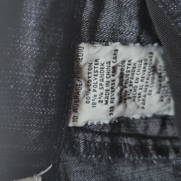 White Stag Denim Capris Dark Wash with Stretch Women's Size 10 - Picture 2 of 5